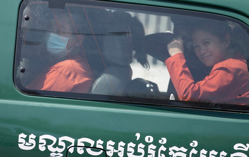 តុលាការភ្នំពេញ បដិសេធមិនឲ្យកញ្ញា ឈឹម ស៊ីថរ នៅក្រៅឃុំ