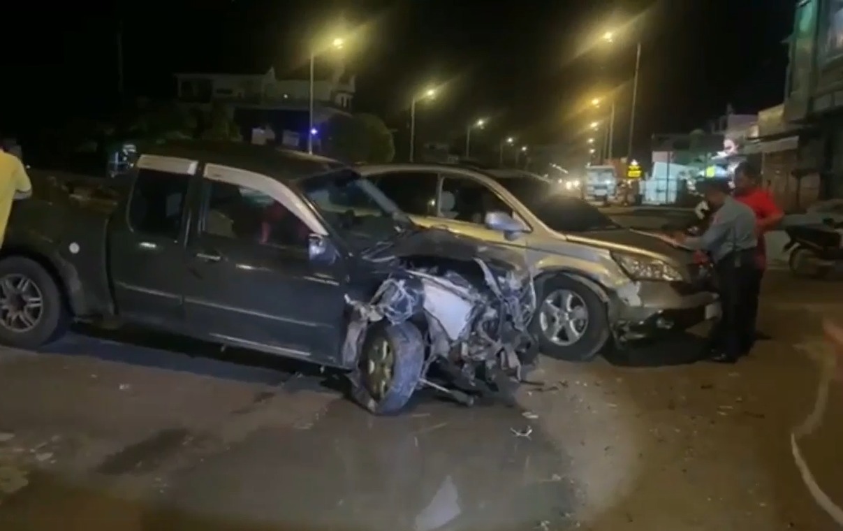  ជាតិ សង្គមជាតិ រថយន្តស្លាកលេខខេមរភូមិន្ទ១គ្រឿង លួចដឹកគ្រឿងញៀន២០០គីឡូក្រាម ត្រូវបែកការ ដោយសារជួបគ្រោះថ្នាក់ចរាចរណ៍