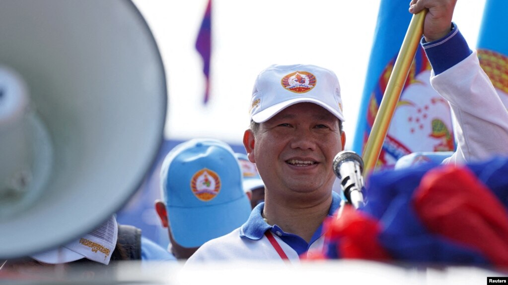 មេដឹកនាំ​បន្តវេន​របស់​បក្ស​កាន់​អំណាច​ចេញ​ឃោសនា​ដោយ​ខ្វះ​ដៃ​គូ​ប្រជែង​ចម្បង ខណៈ​មាន​ការ​រំពឹង​មើល​សមិទ្ធផល 