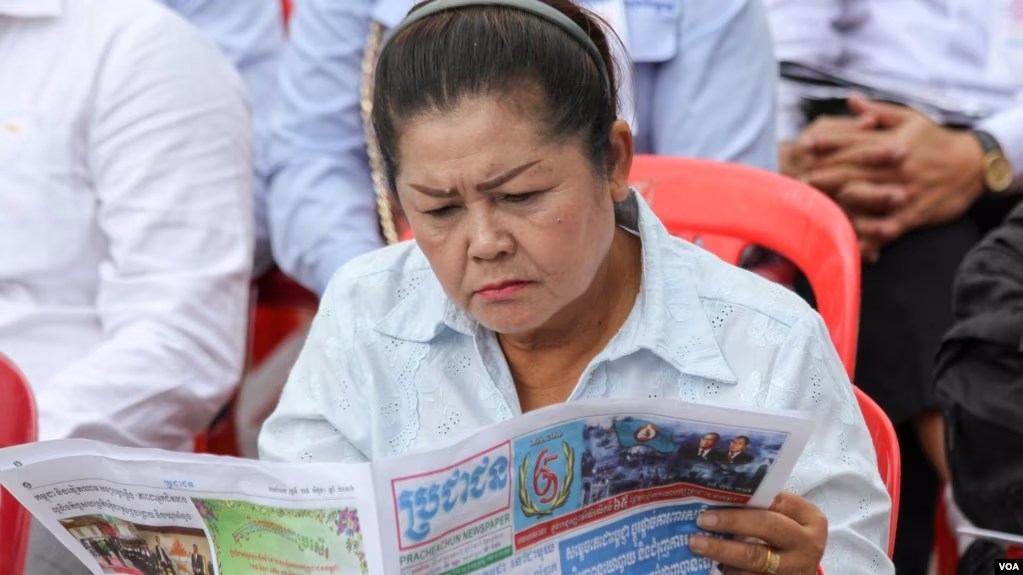 លោក ហ៊ុន សែន ហៅ​ការ​ទាមទារ​ឱ្យ​អនុម័ត​ច្បាប់​ស្តី​ពី​សិទ្ធិ​ទទួល​បាន​ព័ត៌មាន​ឱ្យ​បាន​ឆាប់ ជា​«ការ​ទាម​ទារ​ហួស​ហេតុ»