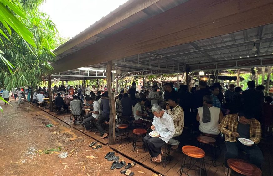 អាជ្ញាធរ​ថា ពលរដ្ឋ​នៅ​មិនទាន់​ចេញ​អស់​ពី​ចម្ការ​លោក ខឹម វាសនា ឡើយ ទោះ​បី​ផុត​ឱសានវាទ​ក្ដី