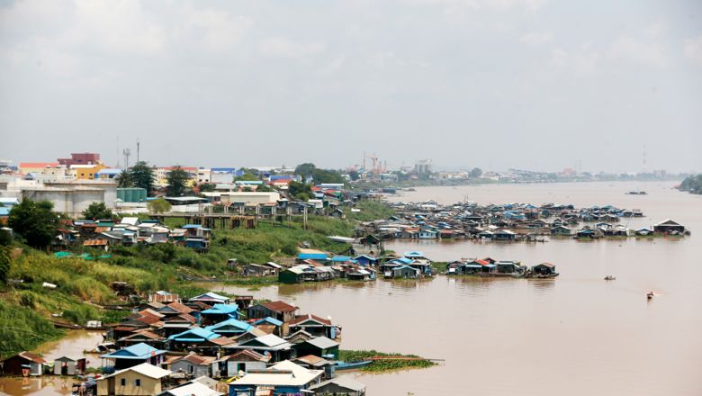 កម្ពុជា​បណ្តេញ​ជនបរទេស​ខុសច្បាប់​ជាង​ ២ ​ម៉ឺ​នាក់ និង​កំពុង​ដោះស្រាយ​ករណី​វៀតណាម​រស់នៅ​លើទឹក 