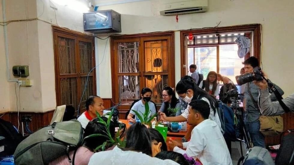 លោក ហ៊ុន សែន ទុកឱសានវាទត្រឹមចុងខែនេះឲ្យបុគ្គលិកវីអូឌីដាក់ពាក្យចូលធ្វើការងាររដ្