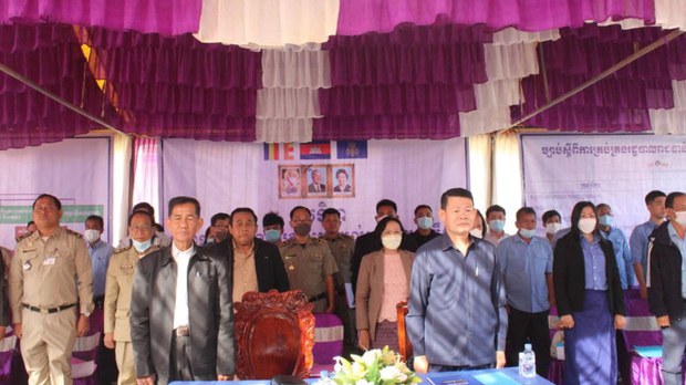  អាជ្ញាធរ​ស្រុក​សំឡូត​ឈូស​ឆាយ​ផ្ទះ​ពលរដ្ឋ​ជាច្រើន​គ្រួសារ ក្រោម​ហេតុផល​រំលោភ​លើ​ដី​រដ្ឋ