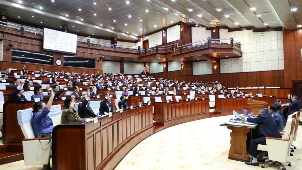 អ្នក​ឃ្លាំមើល​សិទ្ធិ​មនុស្ស​ហៅ​ការ​ច្បាប់​បោះ​ឆ្នោត​គឺ​ជា​ភាព​ផ្តាច់​ការ​ក្នុង​ល្បែង​ប្រ​ជា​ធិប​តេយ្យ