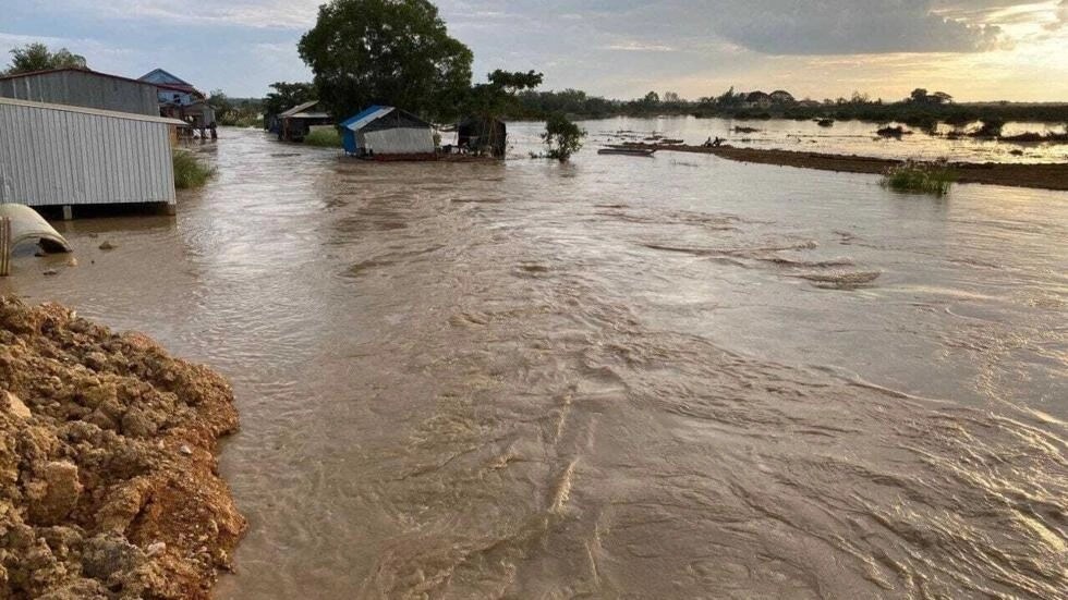 ពលរដ្ឋ​ជាង​៣ពាន់​គ្រួសារ​រងផល​ប៉ះពាល់​ពីជំនន់​ខែប្រាំង​ខណៈ​ស្ថានភាព​ធូរស្រាល