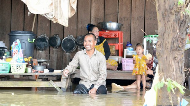 ទឹកជំនន់​បណ្ដាល​ឱ្យ​មនុស្ស​ជិត​២០​នាក់​ស្លាប់ និង​លេច​លង់​ផលដំណាំ​កសិករ​រាប់​ម៉ឺន​ហិកតារ​នៅ​ទូទាំង​ប្រទេស