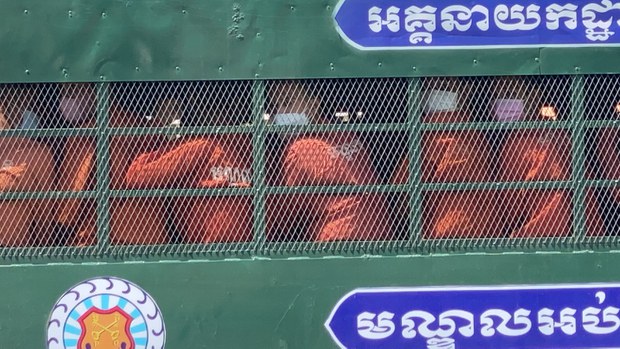  គ្រួសារ​ខកចិត្ត​ដែល​អាជ្ញាធរ​ស្នើ​លើកលែង​ ឬ​បន្ធូរបន្ថយទោស​ក្នុង​បុណ្យ​អុំទូក គ្មាន​អ្នក​ជាប់​ឃុំ​នយោបាយ