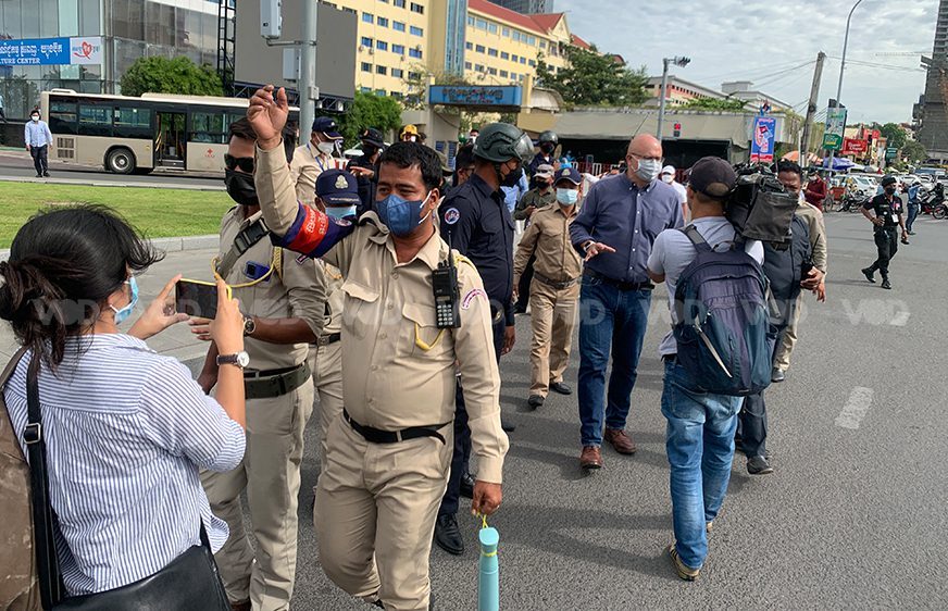 វិភាគ៖ តើ​ការ​អនុវត្តច្បាប់​​​ជ្រក​ក្រោម​បទបញ្ជា ​គំរាមកំហែង​ដល់​ការ​ពង្រឹង​នីតិរដ្ឋ​ឬទេ?