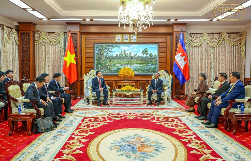 ថ្នាក់​ដឹក​នាំ​វៀតណាម​បន្ត​ស្នើ​ឱ្យ​កម្ពុជា​បង្ក​ភាព​ងាយ​ស្រួល​ចំពោះ​ការ​ផ្តល់​​​ឯកសារ​ស្រប​ច្បាប់​​ដល់​ពលរដ្ឋ​ខ្លួន​