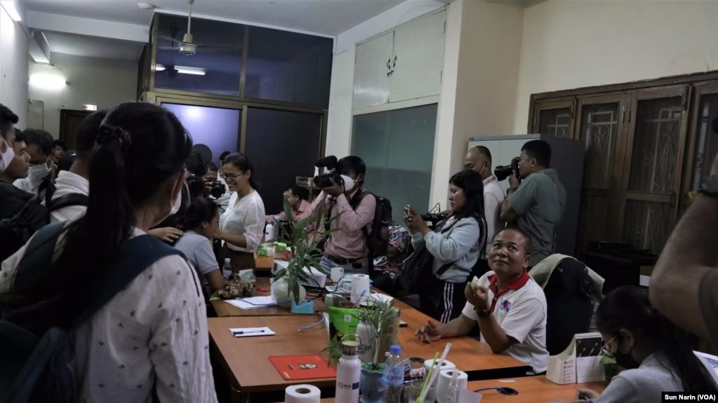 អ្នកពាក់ព័ន្ធ​ថា ការឱ្យ​វីអូឌី​ដំណើរការ​ឡើងវិញ​ផ្តល់​ផល​ចំណេញ​ច្រើន​ជាង​ការឱ្យ​ចូល​ក្រប​ខណ្ឌ​រដ្ឋ 