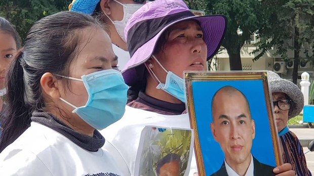  គ្រួសារ​បក្ស​ប្រឆាំង​ចោទ​អាជ្ញាធរ​ពន្ធនាគារ​ត្រពាំងផ្លុង​រឹតត្បិត​សិទ្ធិ​ចូល​ជួប​សាច់​ញាតិ​ពួកគេ