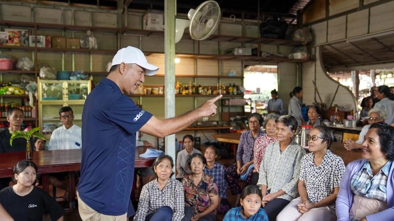 អ្នកគាំទ្រលោក ខឹម វាសនា ជាង១ពាន់មិនទាន់រើចេញ ខណៈអាជ្ញាធរមិនអនុញ្ញាតឲ្យអ្នកចំណូលថ្មីចូលទៅ