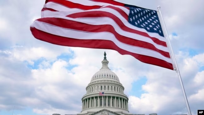 សមាជិក​សភា​អាមេរិក​ស្នើ​ច្បាប់​ដាក់​ទណ្ឌកម្ម​មន្ត្រី​កម្ពុជា​ពី​ការ​បំពាន​លទ្ធិ​ប្រជាធិបតេយ្យ​និង​សិទ្ធិមនុស្ស