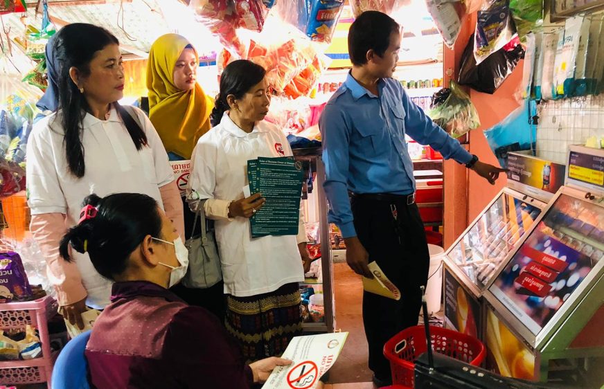 ក្រុមយុវជនខេត្តកំពង់ចាម ៣០នាក់ ធ្វើយុទ្ធនាការផ្សព្វផ្សាយទីក្រុងគ្មានផ្សែងបារី