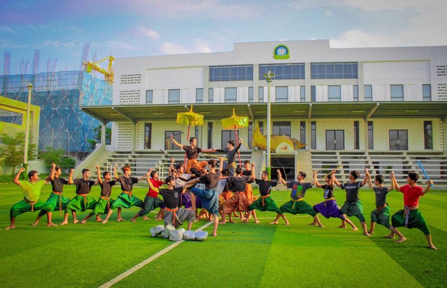 អ្នកអភិរក្ស​អំពាវនាវ​ឱ្យ​យុវជន​ជំនាន់​ក្រោយ​ចូល​ហាត់​ល្ខោនខោល​ដោយ​ឥតបង់លុយ