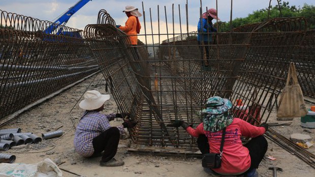 ពលករ​ខ្មែរ​នៅ​ប្រទេស​ថៃ​មួយ​ចំនួន​មិន​បាន​ទៅ​ជួបជុំ​សាច់ញាតិ​រដូវ​ភ្ជុំ​បិណ្ឌ ព្រោះ​កត្តា​ជីវភាព