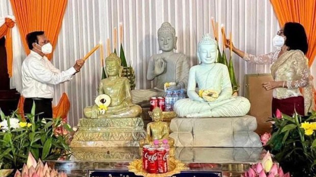 មេដឹកនាំ​គណបក្ស​នយោបាយ​មួយចំនួន​ផ្ញើសារ​នយោបាយ​ផ្សេងៗគ្នា​នៅថ្ងៃបុណ្យ​មាឃបូជា