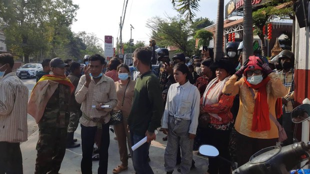 មេធាវីការពារសិទ្ធិឱ្យអនុប្រធានបក្សភ្លើងទៀនថា កូនក្ដីខ្លួនធ្លាប់ខ្ចីលុយពីក្រុមហ៊ុន រិនឆាយ ២ម៉ឺនដុល្លារអាមេរិក