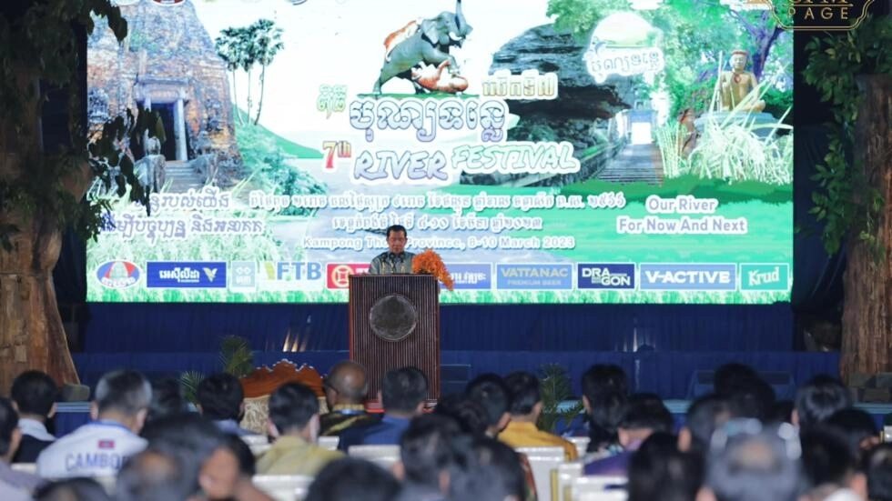 លោក ហ៊ុន សែន ប្រកាសជាថ្មីថាមិនញញើតនឹងប្រើគ្រប់មធ្យោបាយដើម្បីការពារសន្តិភាព