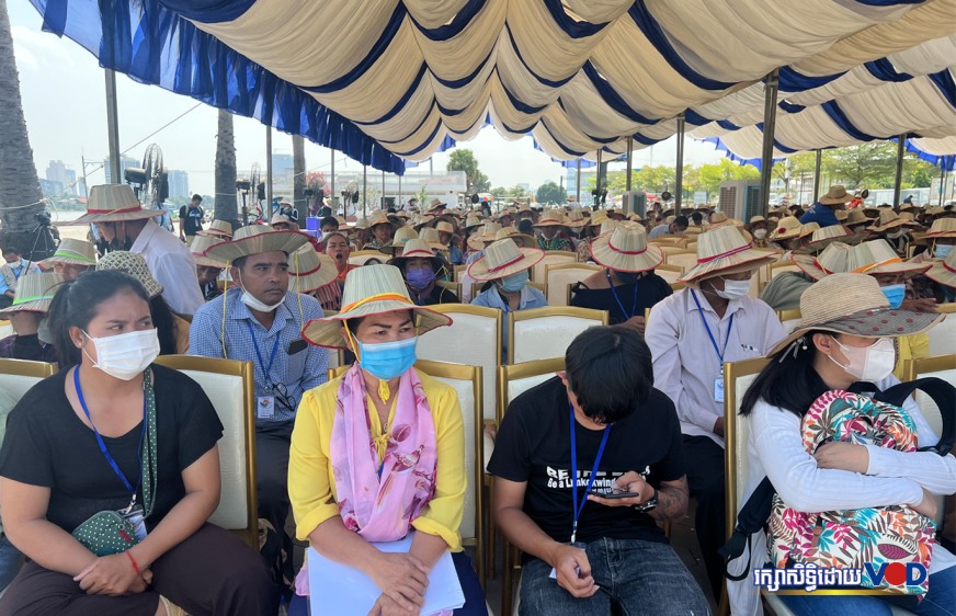 សហគមន៍​​ចម្រុះ​​វិស័យ​​ទាម​ទារ​ឱ្យ​រដ្ឋាភិបា​ល​​ដោះ​ស្រាយ​វិបត្តិ​ដីធ្លី ​នយោបាយ​ សិទ្ធិមនុស្ស​ និង​ការងារ