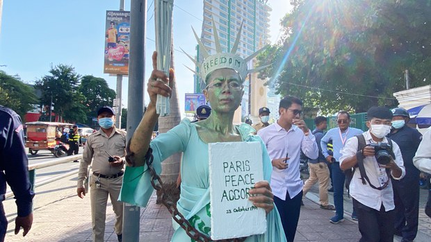 ក្រសួង​ការបរទេស​អាមេរិក​បន្ត​តាមដាន​ការ​ឃុំ​ខ្លួន​កញ្ញា សេង ធារី ដោយ​ខុស​ច្បាប់