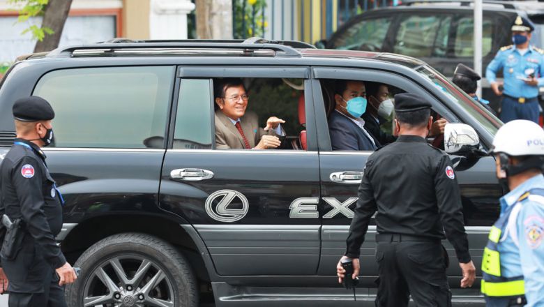 តុលាការបន្តសួរដេញដោលលោក កឹម សុខា ចំពោះ​វីដេអូបាតុ​កម្មហិង្សា​នៅផ្លូវ​វេង​ស្រេង និងនៅ​ស្ពាន​នាគ​ជិត​វត្តភ្នំ 