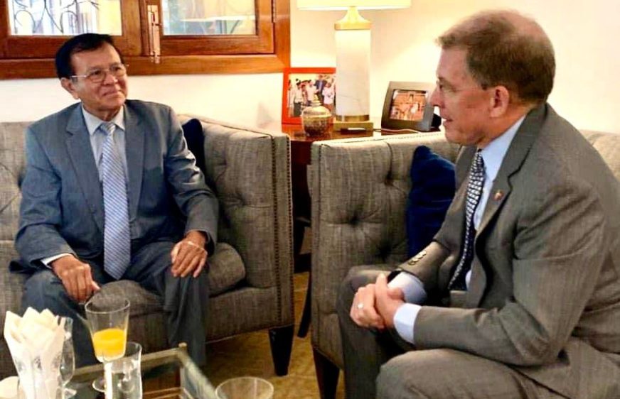 លោក កឹម សុខា លើកឡើង​ពី​លំហ​ប្រជា​ធិបតេយ្យ និង​សំណុំរឿង​នៅតុលាការ នៅ​ចំពោះមុខ​មន្ត្រី​ទូត​អាមេរិក