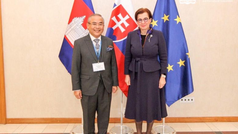  កម្ពុជា​ និង​ស្លូ​វ៉ា​គី បង្ហាញ​ជំហរ​ការទូត​ស្របគ្នា​ច្រើន​តាមរយៈ​កិច្ចប្រជុំ​ពិគ្រោះ​យោបល់​ទ្វេភាគី​លើក​ទី​២ នៅ​រដ្ឋធានី​ប្រា​ទី​ស្លា​វ៉ា