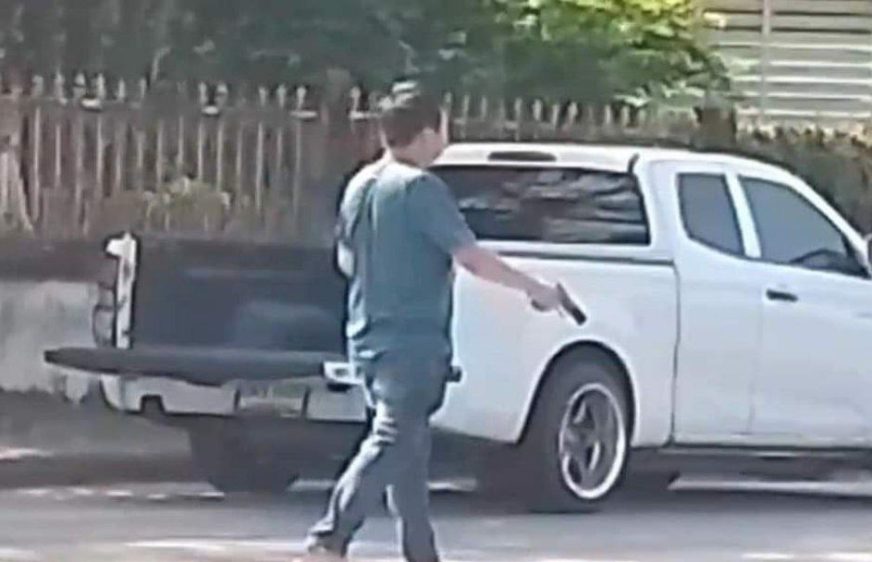 មន្ត្រីកម្ពុជា​កំពុង​ដោះស្រាយ​​ជាមួយ​ខាង​ថៃ ករណីមន្ត្រីយោធាកម្ពុជា​បើករថយន្ត​​និងប្រើ​អាវុធខុសច្បាប់ក្នុងទឹកដីថៃ